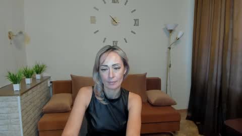julia__cherry_ online show from January 16, 7:07 am