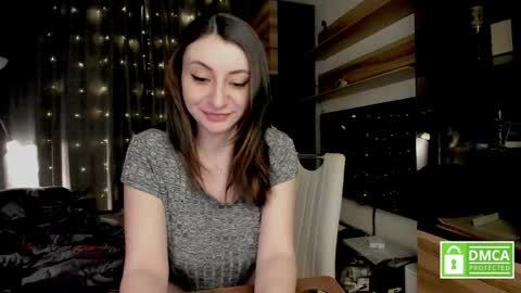 julia_t_mog online show from April 21, 10:17 pm