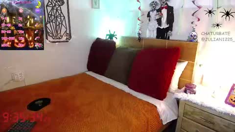 Julian online show from October 30, 2:34 am