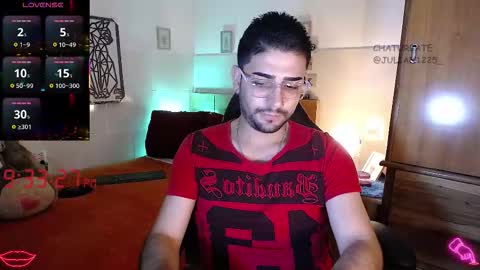 Julian online show from November 22, 2:32 am