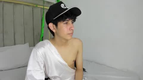 Julian online show from March 5, 9:24 pm