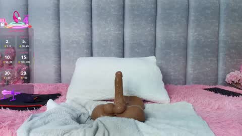 juliane_swee1 online show from May 22, 3:02 am