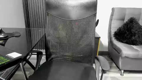 Julian online show from March 4, 2:17 am