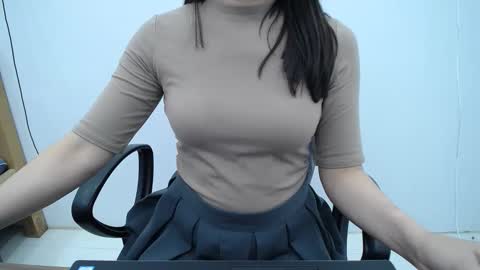 julie9x online show from December 1, 12:19 am