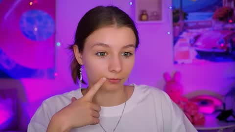 juliedaniel online show from October 14, 8:06 am