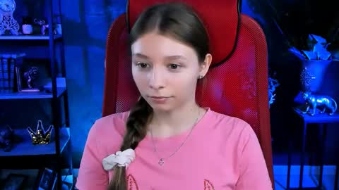 juliedaniel online show from September 26, 9:28 am