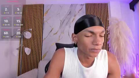 Julien online show from October 24, 2:51 pm