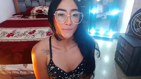 Snapshot of julieta_art1 chatting on February 24, 5:09 pm julieta art1 online show from February 24, 5:09 pm