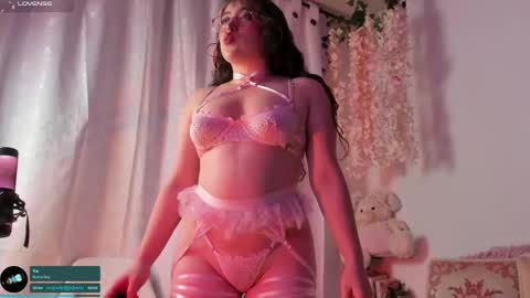 Snapshot of julieta_cooper20 chatting on March 10, 4:38 am Juli online show from March 10, 4:38 am