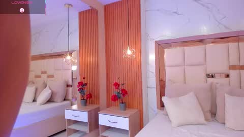     online show from February 19, 10:53 pm