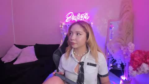 Julieth online show from February 9, 8:33 pm