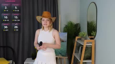 Mia online show from November 6, 3:20 am