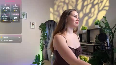 Julie online show from February 5, 3:37 pm