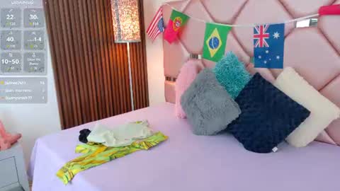 Julia  online show from July 18, 11:56 am