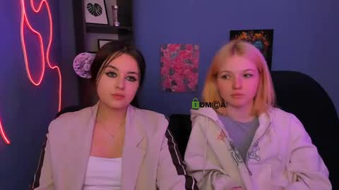 julie online show from April 30, 1:16 pm