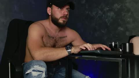 JULiUS   online show from November 26, 11:12 pm