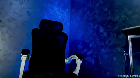 JULiUS   online show from April 17, 9:50 pm