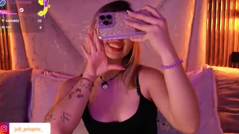jullianapriv_ online show from March 10, 3:27 pm