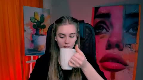 junewoods online show from March 12, 7:23 am