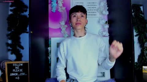 Snapshot of juniior0_0 chatting on February 17, 10:05 pm Junior online show from February 17, 10:05 pm