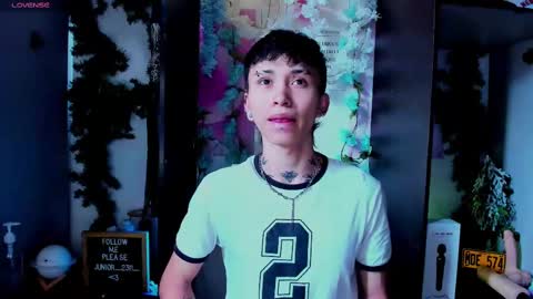 Snapshot of juniior0_0 chatting on March 5, 12:33 pm Junior online show from March 5, 12:33 pm