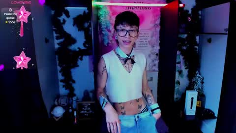 Snapshot of juniior0_0 chatting on February 19, 4:33 pm Junior online show from February 19, 4:33 pm