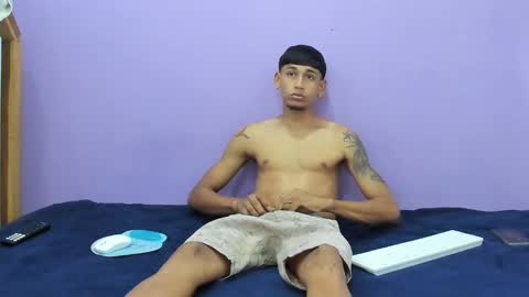 junior_bigcock3 online show from January 27, 7:35 pm