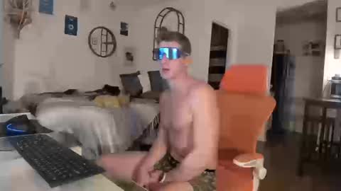 Junior Madison online show from September 25, 3:35 am