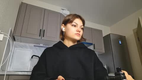 Ashley online show from November 21, 10:35 am