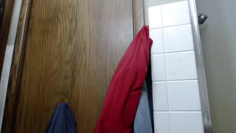 Snapshot of junk_yard_dog chatting on January 8, 12:37 pm Dave online show from January 8, 12:37 pm