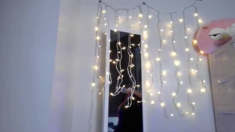 junovaughn online show from September 18, 2:37 am