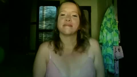 CamperGirl online show from April 6, 11:55 am