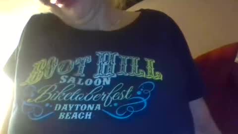 justbeingme2022 online show from October 18, 5:22 am