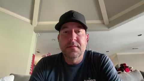 Snapshot of justfitnfun chatting on December 17, 3:27 pm justfitnfun online show from December 17, 3:27 pm