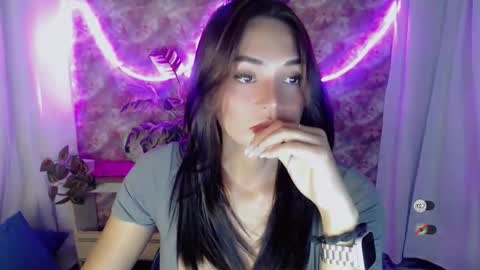 justhewayouare21 online show from April 17, 5:10 am