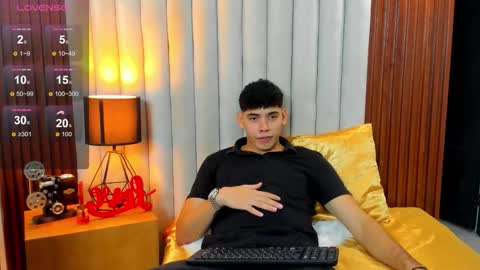 Justin online show from November 25, 7:45 pm