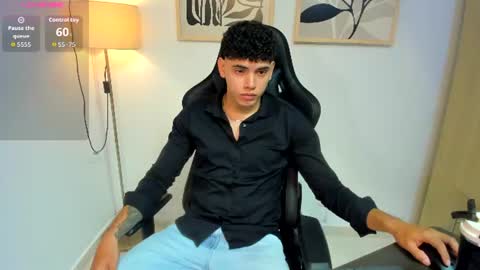 justin_payn14 online show from July 30, 1:45 pm