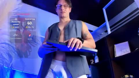 Justin  online show from April 8, 8:45 pm