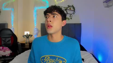 Justin online show from February 9, 11:25 am