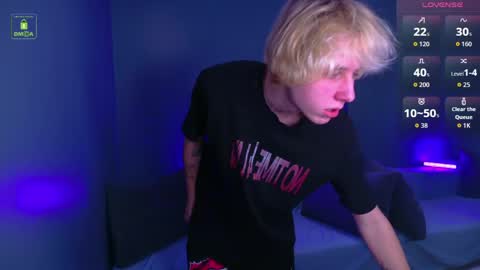 justTEEN online show from April 19, 2:51 pm