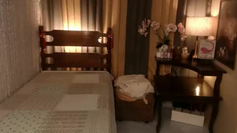 justine_hunk online show from November 5, 2:24 am