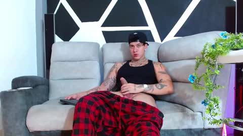 justinfuller_31 online show from November 23, 12:30 am