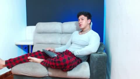 justinfuller_31 online show from April 12, 1:09 am