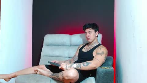 justinfuller_31 online show from February 8, 6:55 pm