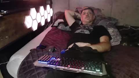 justinmoore1987 online show from October 14, 10:07 am