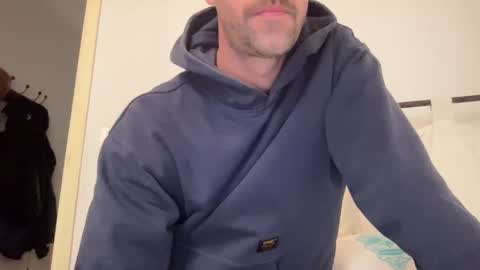 justmeandyou00 online show from December 5, 11:08 am