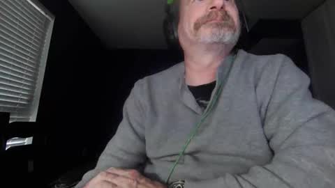 Snapshot of justmetool chatting on October 25, 10:21 pm Tool online show from October 25, 10:21 pm