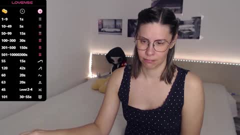 Julie online show from October 27, 5:07 am