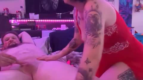 justthejohnsons online show from February 3, 11:25 am