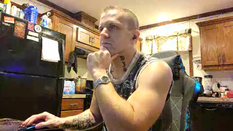 Snapshot of justus0624 chatting on October 23, 4:36 am justus0624 online show from October 23, 4:36 am
